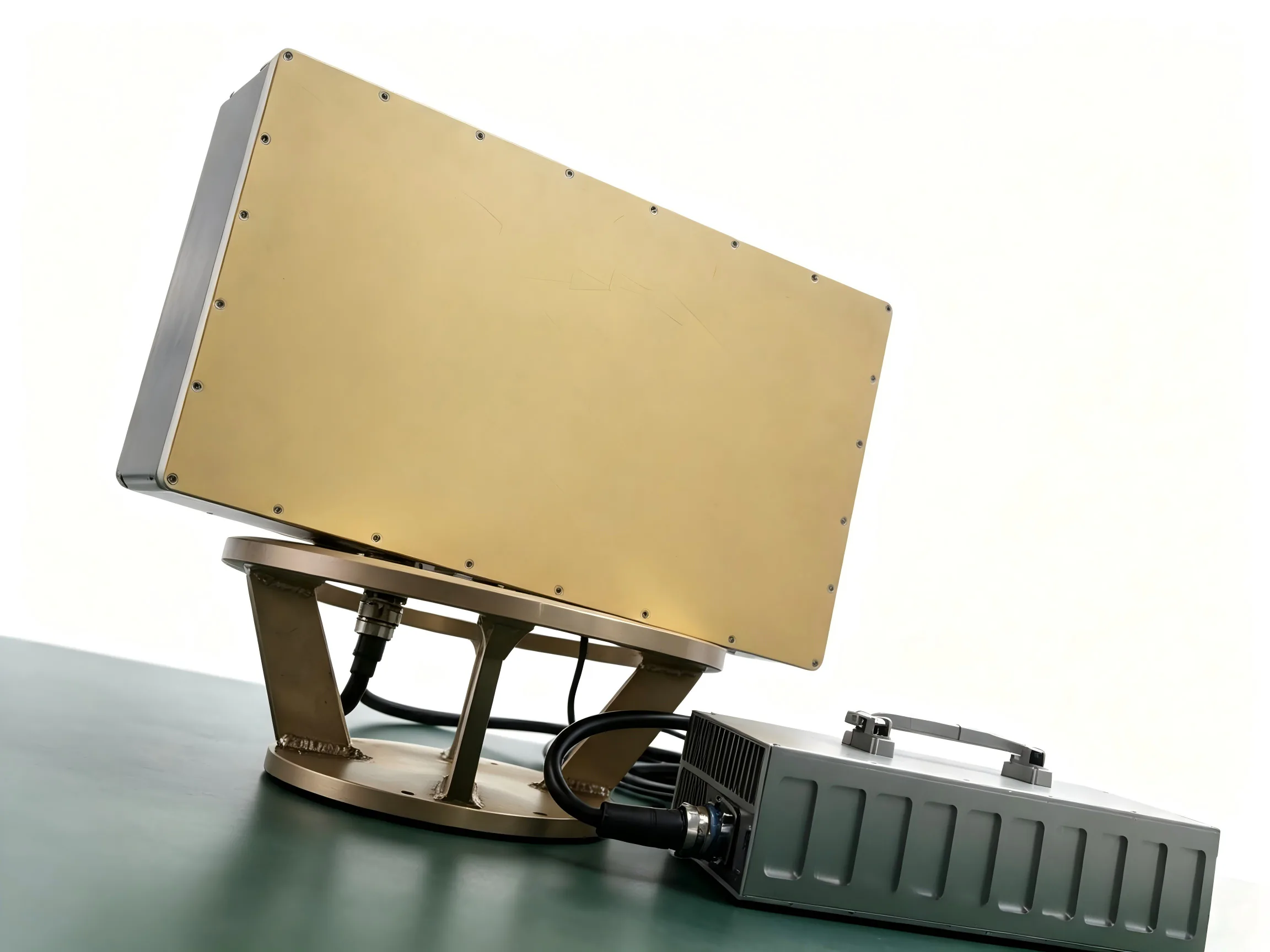 2D phased-array radar with support equipment